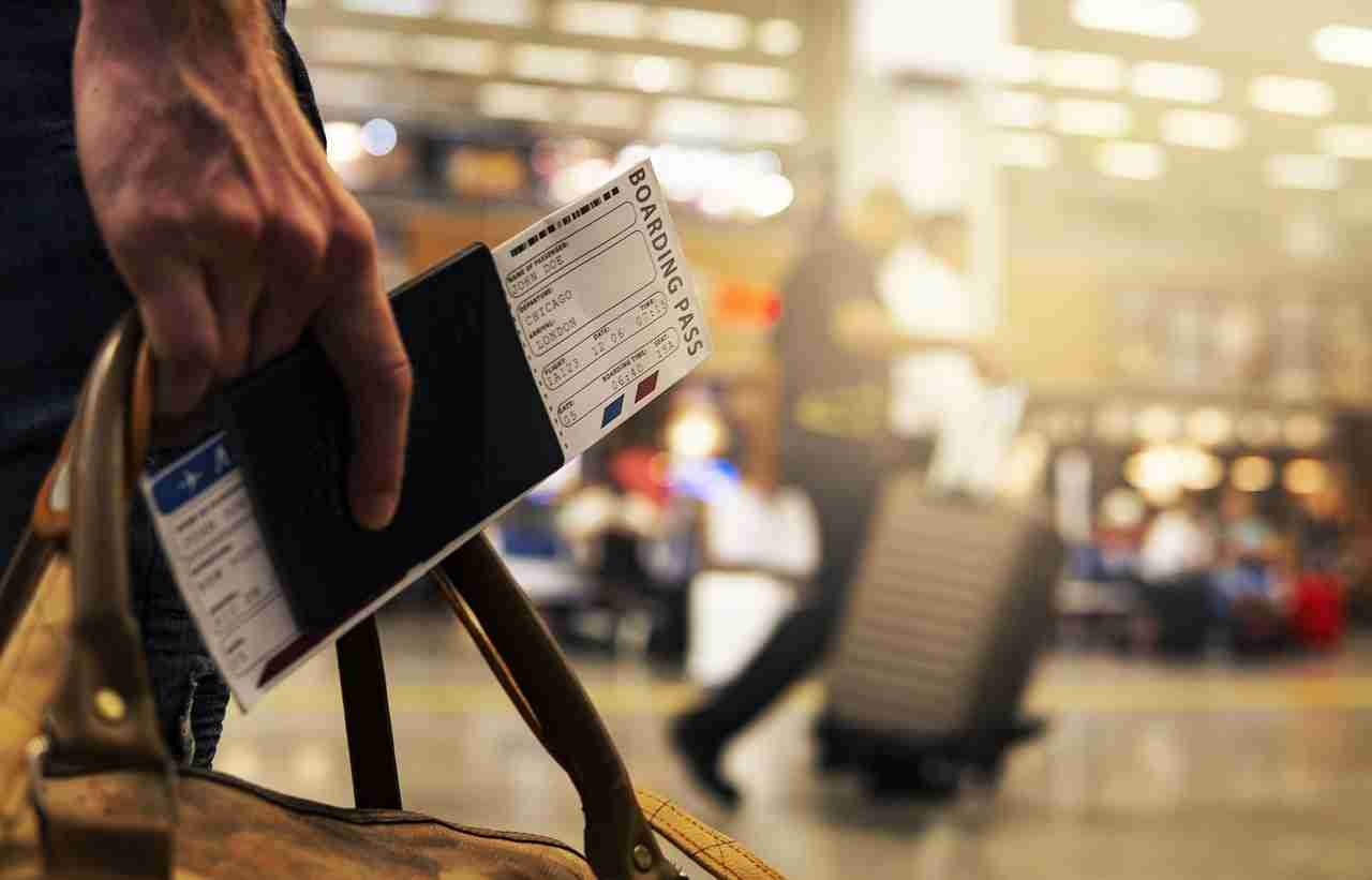 What can you expect in premium economy about cost, comfort, amenities and service that you don't get in economy class? Let's find out!